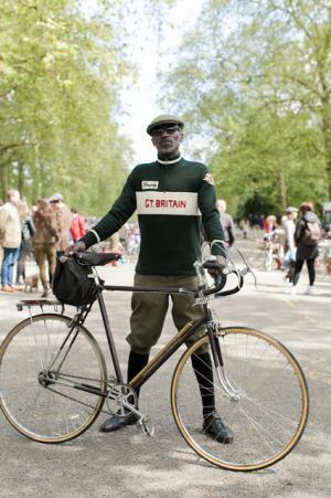 ドレスコードは“ツイード”、ロンドン発の自転車イベント「ツイードラン 東京」開催、12月は繊維産地・尾州