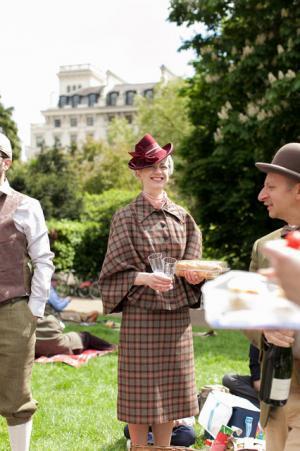 ドレスコードは“ツイード”、ロンドン発の自転車イベント「ツイードラン 東京」開催、12月は繊維産地・尾州