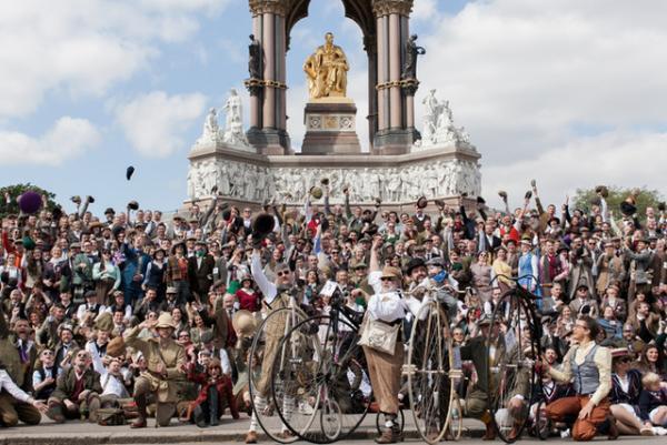 ドレスコードは“ツイード”、ロンドン発の自転車イベント「ツイードラン 東京」開催、12月は繊維産地・尾州