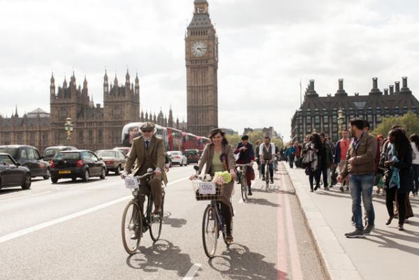 ドレスコードは“ツイード”、ロンドン発の自転車イベント「ツイードラン 東京」開催、12月は繊維産地・尾州