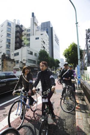 ドレスコードは“ツイード”、ロンドン発の自転車イベント「ツイードラン 東京」開催、12月は繊維産地・尾州