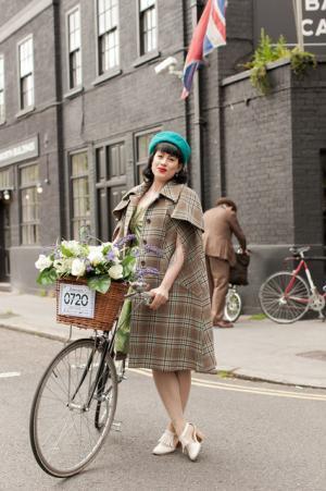 ドレスコードは“ツイード”、ロンドン発の自転車イベント「ツイードラン 東京」開催、12月は繊維産地・尾州