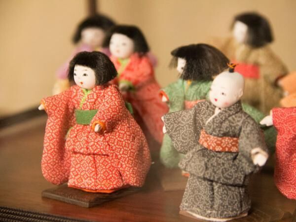 小宮先生の自宅に飾られていた、江戸小紋の人形たち