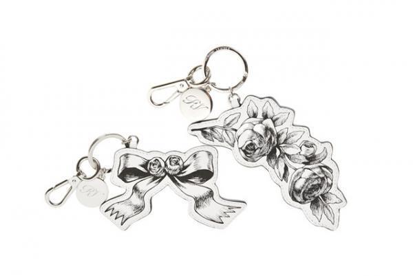 ロジェ ヴィヴィエが、漫画家の惣領冬実による『マリー・アントワネット』とのコラボアイテムを発表