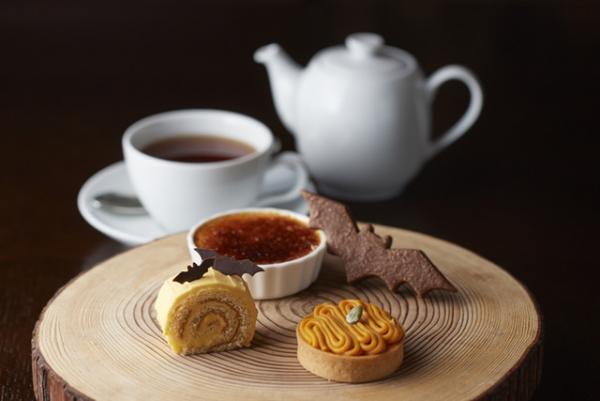 注射器を使った奇妙な色のカクテルや、大きなカボチャのごま風船が登場！グランド ハイアット 東京のハロウィン