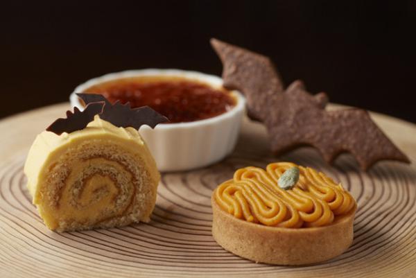 注射器を使った奇妙な色のカクテルや、大きなカボチャのごま風船が登場！グランド ハイアット 東京のハロウィン