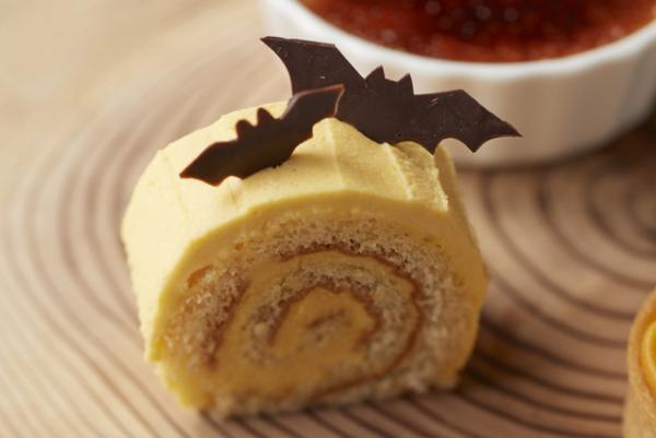 注射器を使った奇妙な色のカクテルや、大きなカボチャのごま風船が登場！グランド ハイアット 東京のハロウィン