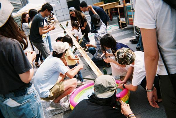 ニュウマンの屋上に1日遊べる“マルシェ”が出現。今週末は食料廃棄がテーマの映画イベント「ゲリラシネマ2」開催