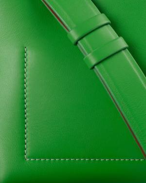 アクネ ストゥディオズ、“着物の帯揚げ”からインスパイアされた新作バッグ「Musubi bag」を発表