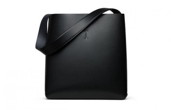 アクネ ストゥディオズ、“着物の帯揚げ”からインスパイアされた新作バッグ「Musubi bag」を発表