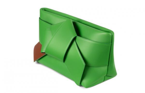 アクネ ストゥディオズ、“着物の帯揚げ”からインスパイアされた新作バッグ「Musubi bag」を発表