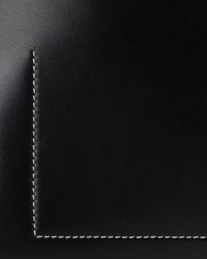 アクネ ストゥディオズ、“着物の帯揚げ”からインスパイアされた新作バッグ「Musubi bag」を発表