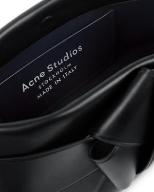 アクネ ストゥディオズ、“着物の帯揚げ”からインスパイアされた新作バッグ「Musubi bag」を発表