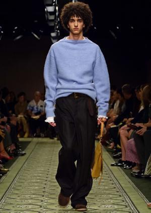 バーバリーが16年セプテンバー・コレクションを発表！ショー終了直後の販売もスタート