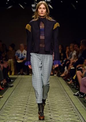 バーバリーが16年セプテンバー・コレクションを発表！ショー終了直後の販売もスタート