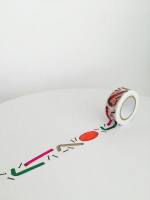 ミナ ペルホネンの生地を纏う、フィンランド発アルテックの「ドムスチェア」が70脚限定で登場