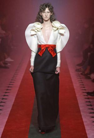 グッチが導く空想的な甘い夢【17SSウィメンズ】