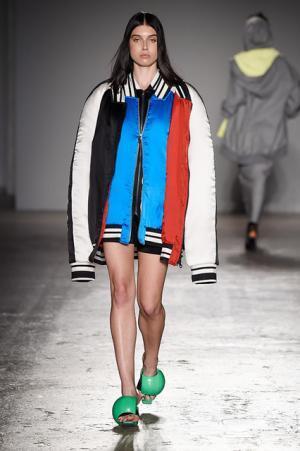 アツシナカシマがミックスカルチャーで示した存在感。音楽は堂本剛【17SSウィメンズ】