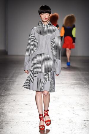 アツシナカシマがミックスカルチャーで示した存在感。音楽は堂本剛【17SSウィメンズ】