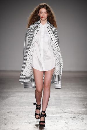 アツシナカシマがミックスカルチャーで示した存在感。音楽は堂本剛【17SSウィメンズ】