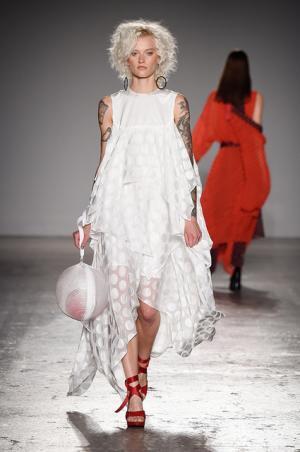 アツシナカシマがミックスカルチャーで示した存在感。音楽は堂本剛【17SSウィメンズ】