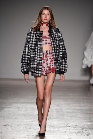 アツシナカシマがミックスカルチャーで示した存在感。音楽は堂本剛【17SSウィメンズ】