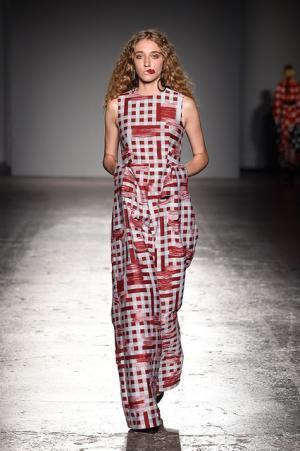 アツシナカシマがミックスカルチャーで示した存在感。音楽は堂本剛【17SSウィメンズ】