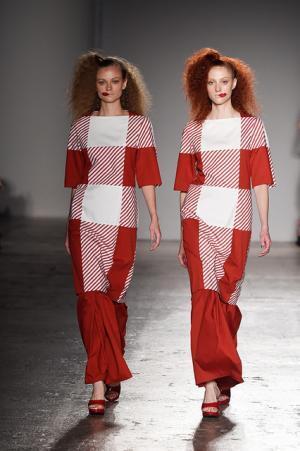 アツシナカシマがミックスカルチャーで示した存在感。音楽は堂本剛【17SSウィメンズ】