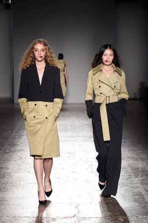 アツシナカシマがミックスカルチャーで示した存在感。音楽は堂本剛【17SSウィメンズ】