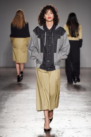 アツシナカシマがミックスカルチャーで示した存在感。音楽は堂本剛【17SSウィメンズ】