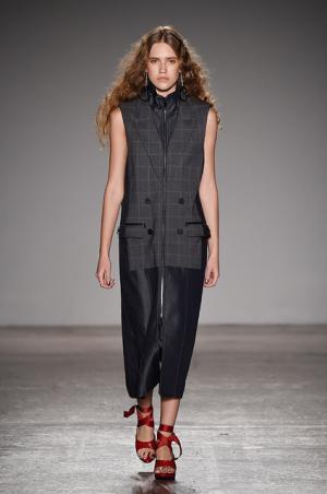 アツシナカシマがミックスカルチャーで示した存在感。音楽は堂本剛【17SSウィメンズ】