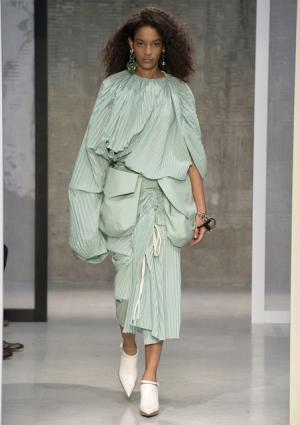 【ルック】マルニ17SSウィメンズコレクション