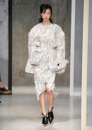 【ルック】マルニ17SSウィメンズコレクション