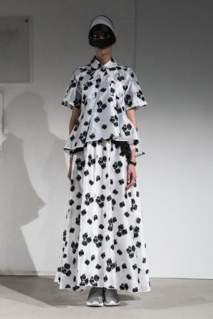 アンリアレイジ、服に声を与えた観客体験型のショー。音楽はサカナクション山口一郎【17SSウィメンズ】