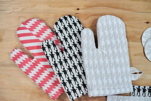 ミントデザインズ×ミツカルストア、“ユニフォーム”をテーマにした新ライン。第一弾は「コーヒーハウス」