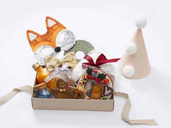 ボンポワン×パレスホテル東京、ぬいぐるみや特製スイーツを詰め込んだ限定クリスマスハンパー