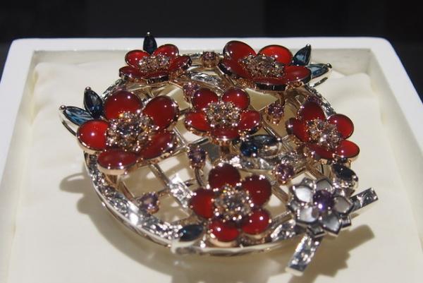 日本の美意識が息づく京都のジュエラーNIWAKAが東京国立博物館で発表会実施、中谷美紀も登壇