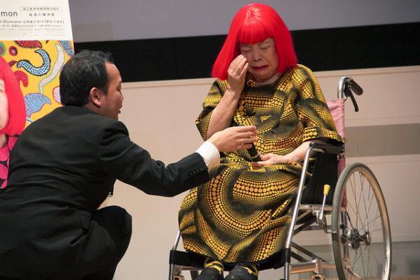 17年「草間彌生 わが永遠の魂」展が開催。芸術に明け暮れる“世界のKUSAMA”最大級の個展が東京で実現