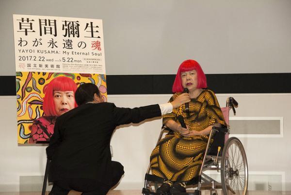 17年「草間彌生 わが永遠の魂」展が開催。芸術に明け暮れる“世界のKUSAMA”最大級の個展が東京で実現