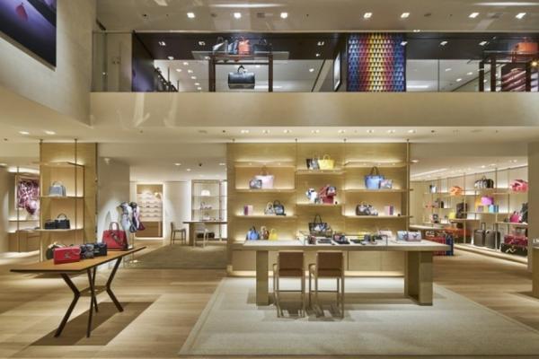 日本初進出の78年に誕生したルイ・ヴィトン 西武渋谷店がリニューアル！記念に限定カラーのバッグも