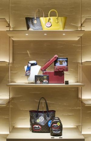 日本初進出の78年に誕生したルイ・ヴィトン 西武渋谷店がリニューアル！記念に限定カラーのバッグも