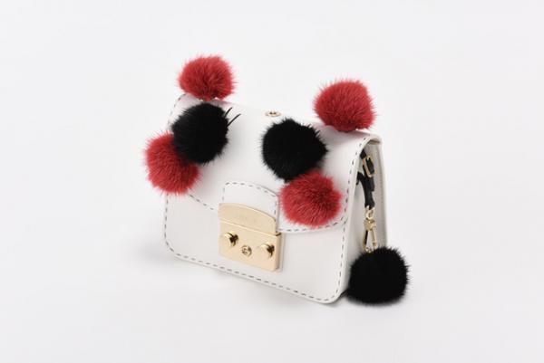 フルラのアートチャリティプロジェクト。ローラ、ニコライ・バーグマンなどとコラボした世界に一点だけのバッグ登場！寄付金で原美術館が限定無料開館