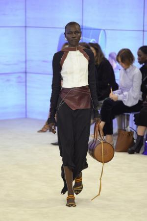 【ルック】ロエベ17SSウィメンズコレクション