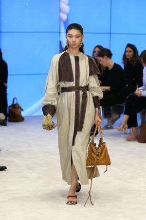 【ルック】ロエベ17SSウィメンズコレクション