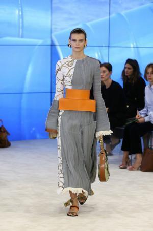 【ルック】ロエベ17SSウィメンズコレクション