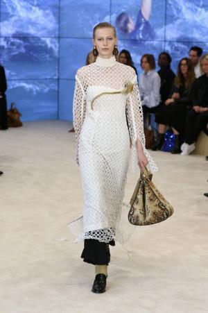 【ルック】ロエベ17SSウィメンズコレクション