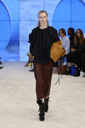 【ルック】ロエベ17SSウィメンズコレクション