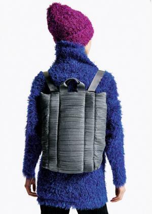 プリーツ プリーズ イッセイ ミヤケ、10月新作の着想源はブルガリア伝統の“陶器”など