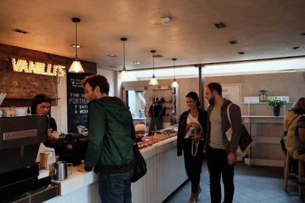 ロンドンの美味しいスイーツ事情。ビスポークケーキの生みの親リリー・ジョーンズ【Our Favorite LONDON vol.4】