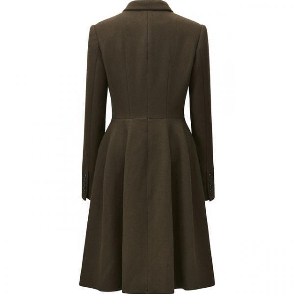 ユニクロ×カリーヌ・ロワトフェルド、2016秋冬は“働く女性”を美しく魅せるためのワードローブ